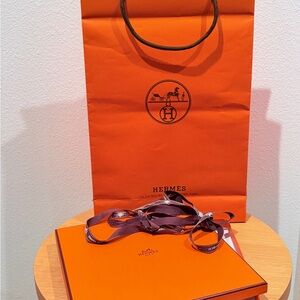 Hermès Orange Paper Shopping bag/box Set with Ribbon
